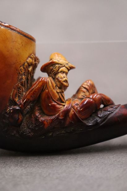 Une pipe en écume de mer à décor d'un homme...