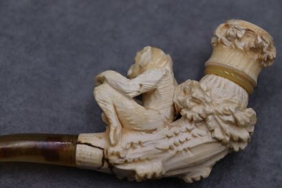 Réunion d'une pipe et un foyer en écume de...