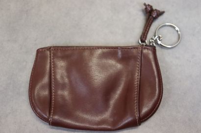LONGCHAMPS. Réunion d'un sac, deux pochettes...