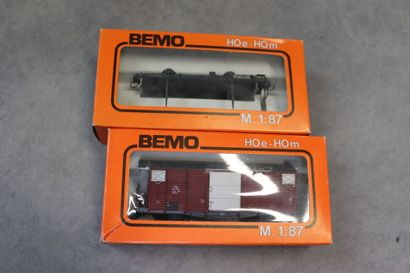 BEMO. Importante réunion de trains et rails,...