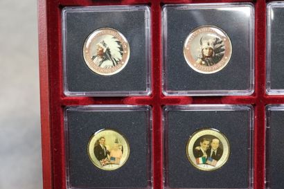 Un coffret comprenant 20 pièces commémoratives,...