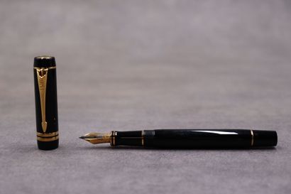 PARKER Duofold. Stylo plume avec plume en...