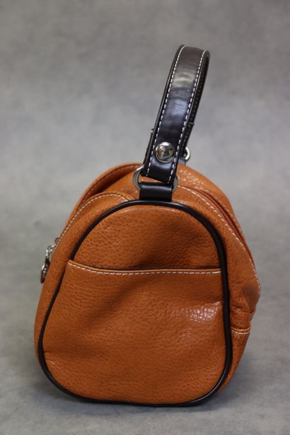 Réunion de pochettes, porte-documents, porte-cartes,...