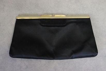 Pochette de soirée en soie noir et métal...