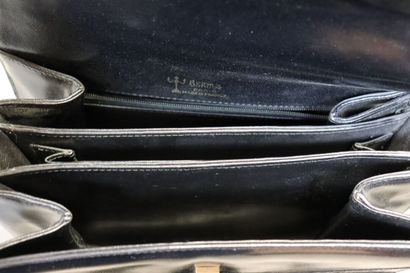 BERMA Paris. Sac bandoulière en croco noir,...