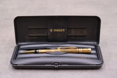 PARKER Duofold. Stylo bille avec boite.