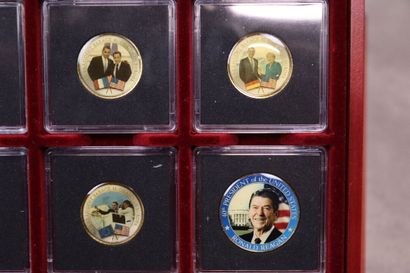 Un coffret comprenant 20 pièces commémoratives,...