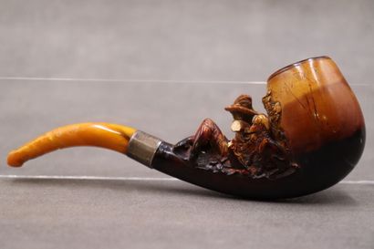 Une pipe en écume de mer à décor d'un homme...