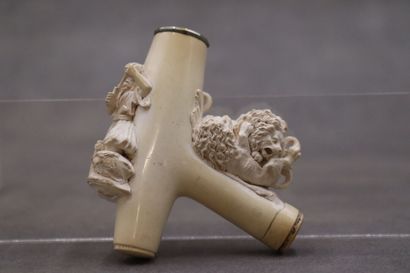 Réunion d'une pipe et un foyer en écume de...