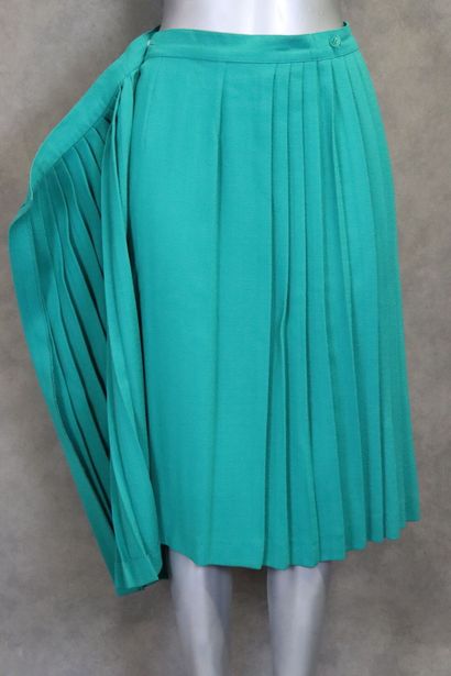 Yves Saint Laurent. Tailleur pour femme en...