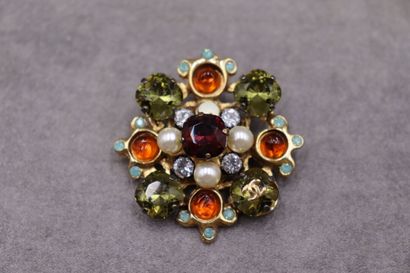 Yves Saint Laurent/ Chanel. Réunion de bijoux...