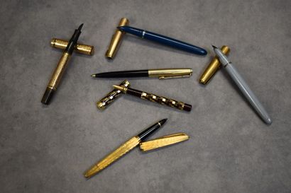 Réunion de six stylos dont Waterman et Parker....