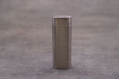 CARTIER. Briquet en métal, signé et numéroté...