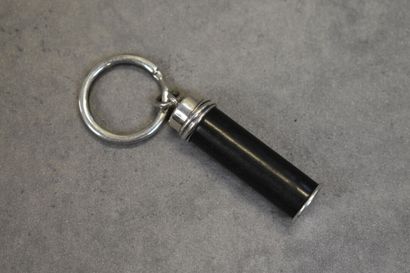 CARTIER. Porte-clefs avec monture en argent...