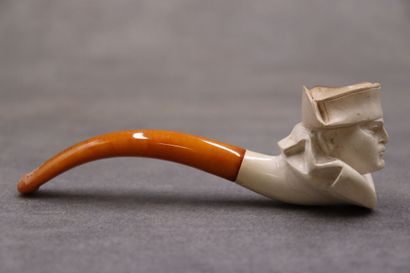Réunion de d'une pipe et un foyer en écume...
