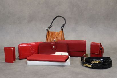 Réunion de pochettes, porte-documents, porte-cartes,...