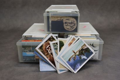Réunion de trois boites comprenant 850 cartes...