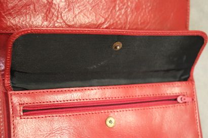 Réunion de pochettes, porte-documents, porte-cartes,...