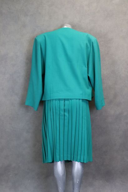 Yves Saint Laurent. Tailleur pour femme en...