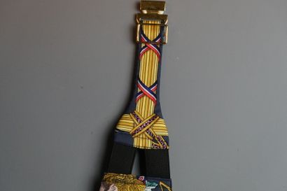 HERMES. Ceinture de smoking en soie imprimée...