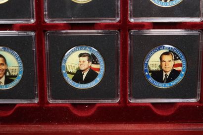 Un coffret comprenant 20 pièces commémoratives,...
