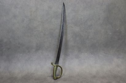 Sabre d'infanterie, poignée en laiton. Longueur...