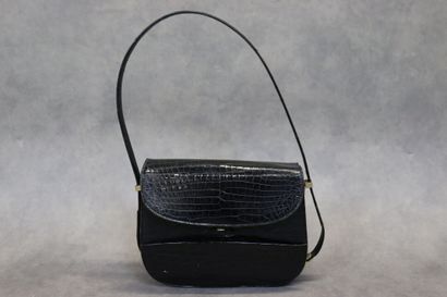 BERMA Paris. Sac bandoulière en croco noir,...