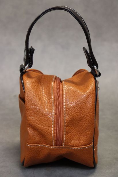 Réunion de pochettes, porte-documents, porte-cartes,...