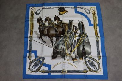 HERMES. Modèle Attelage en arbalète, carré...