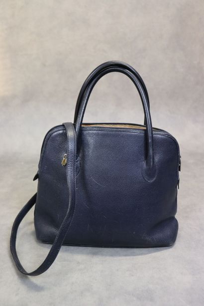 LANCEL. Sac en cuir grainé noir, bijouterie...