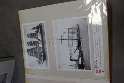 Réunion de deux albums répertoriant des bateaux...