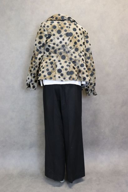 MADELEINE. Pour femme, Réunion d'une veste...