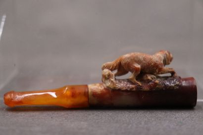 Réunion de d'une pipe et un fume cigarette...