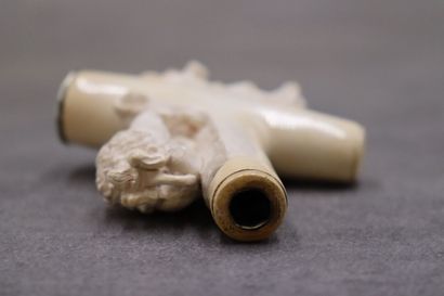 Réunion d'une pipe et un foyer en écume de...