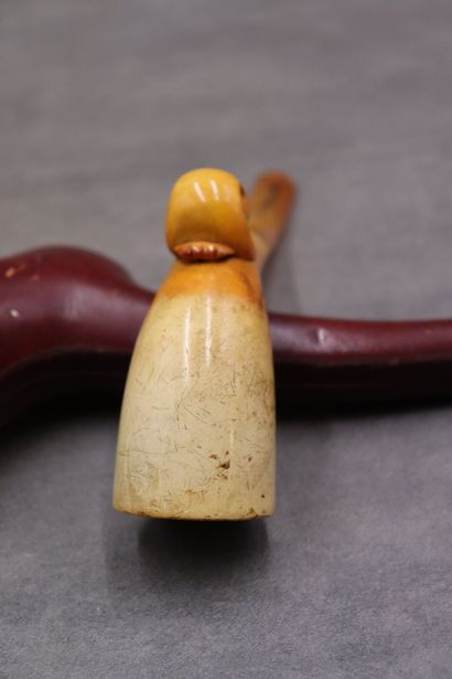 Une pipe en écume de mer avec son écrin....