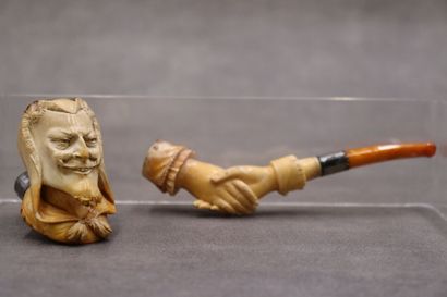Réunion de d'une pipe et un foyer en écume...