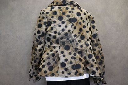 MADELEINE. Pour femme, Réunion d'une veste...