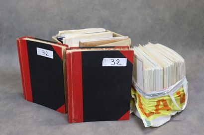 Réunion de matériel et albums vides à compléter....