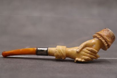 Réunion de d'une pipe et un foyer en écume...