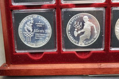 Coffret de 20 monnaies one dollar (1994,...