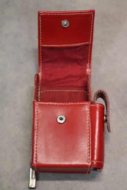 Réunion de pochettes, porte-documents, porte-cartes,...