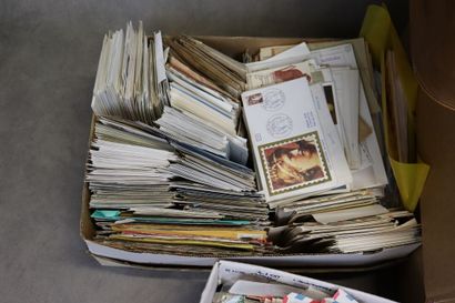 Importante réunion de timbres et lettres...