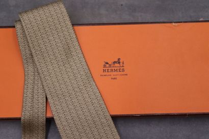 HERMES. Réunion de quatre cravates en soie...
