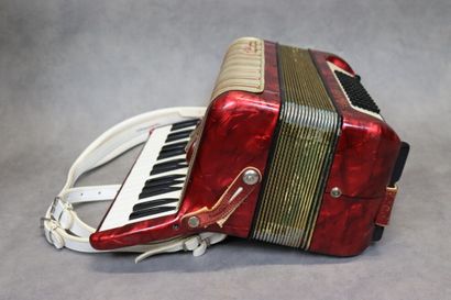 HONNER. Modèle Concerto II, accordéon avec...