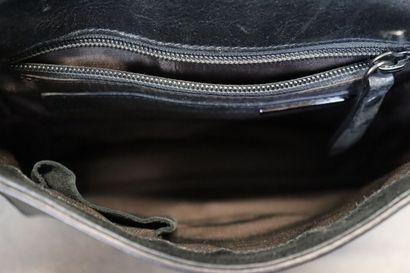BARBARA BUI. Sac bandoulière en cuir noir,...