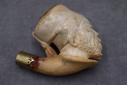 Un foyer de pipe en écume de mer. Longueur:...