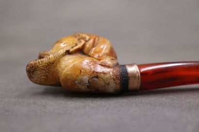 Réunion de deux pipes en écume de mer figurant...
