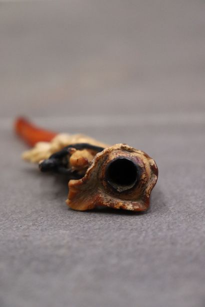 Réunion de deux pipes en écume de mer et...