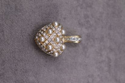 Bague plaqué or et strass abimée TDD: 54...