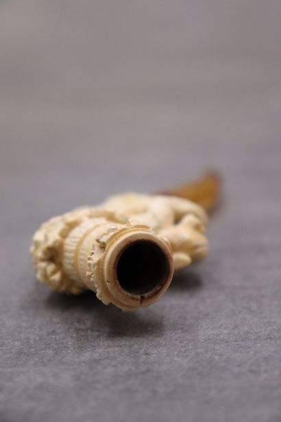 Réunion d'une pipe et un foyer en écume de...